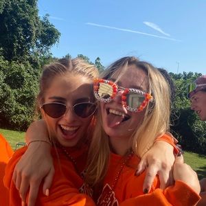 Meet your Posher, Julia